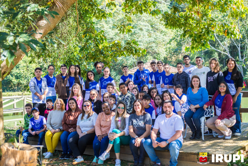 Alunos EMEIEF Valdecy Afonso Moreira visitam Reserva Ambiental no Caparaó