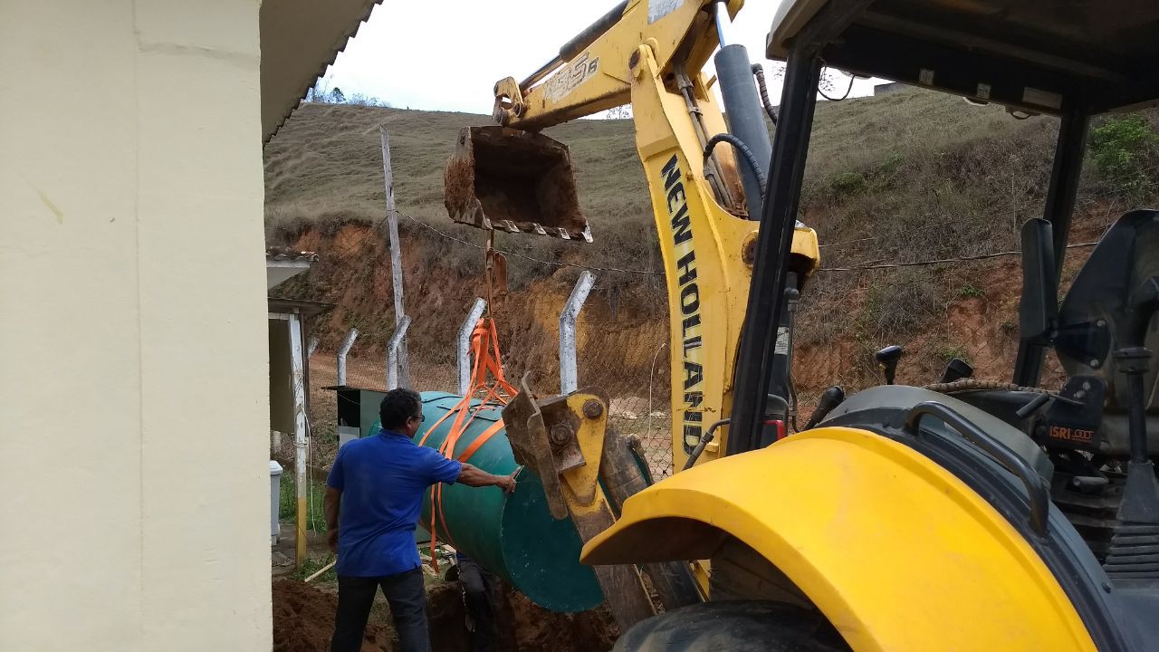 Novo sistema de fossas é instalado em escolas do município.