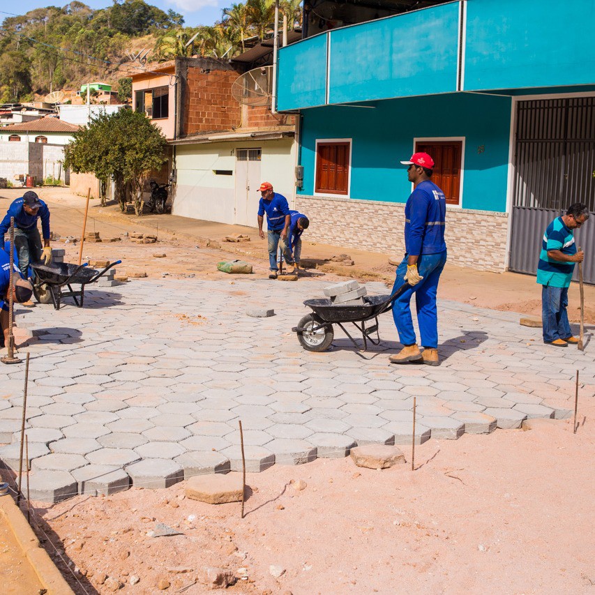 Prefeitura de Irupi inicia calçamento da Rua João da Camila