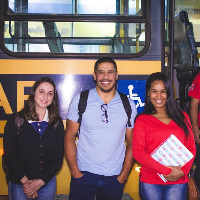 Prefeitura de Irupi inicia transporte gratuito para universitários que estudam em Iúna