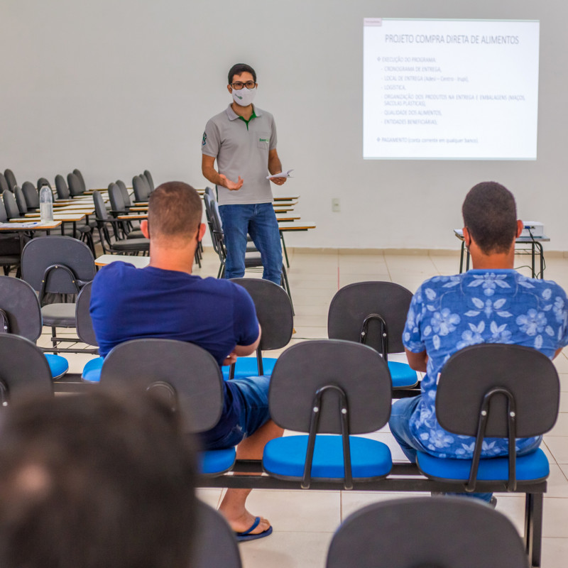 Reunião com os produtores selecionados pelo Projeto Compra Direta de Alimentos (CDA)