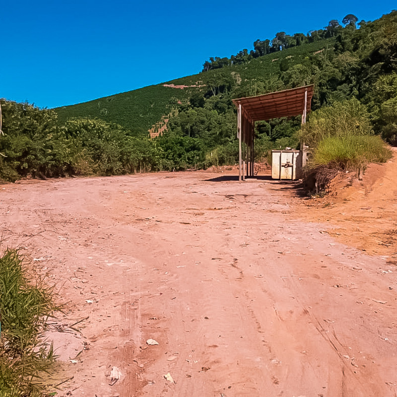 Secretaria de Agricultura, conclui os trabalhos de limpeza, conservação e manutenção da área de Transbordo Municipal